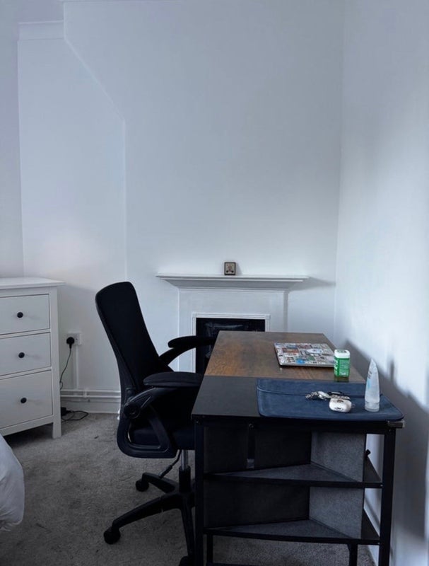 Room Reardon Street in Greater London