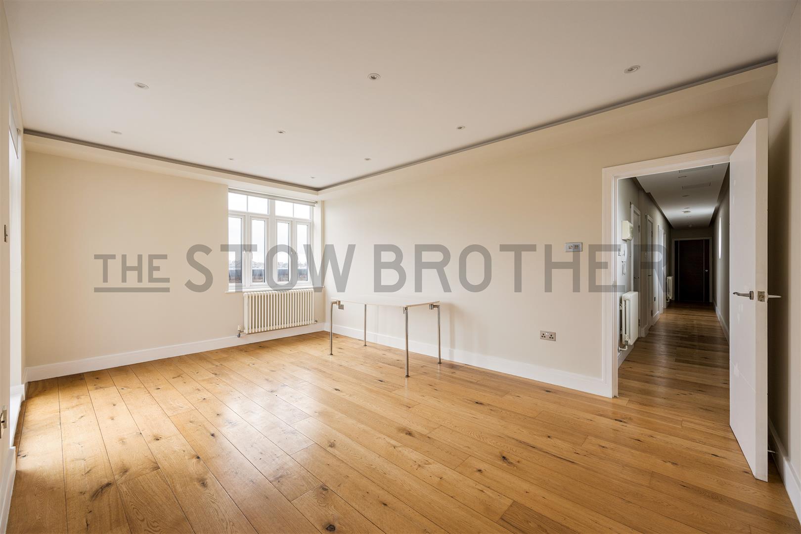 Flat Francis Road in Greater London