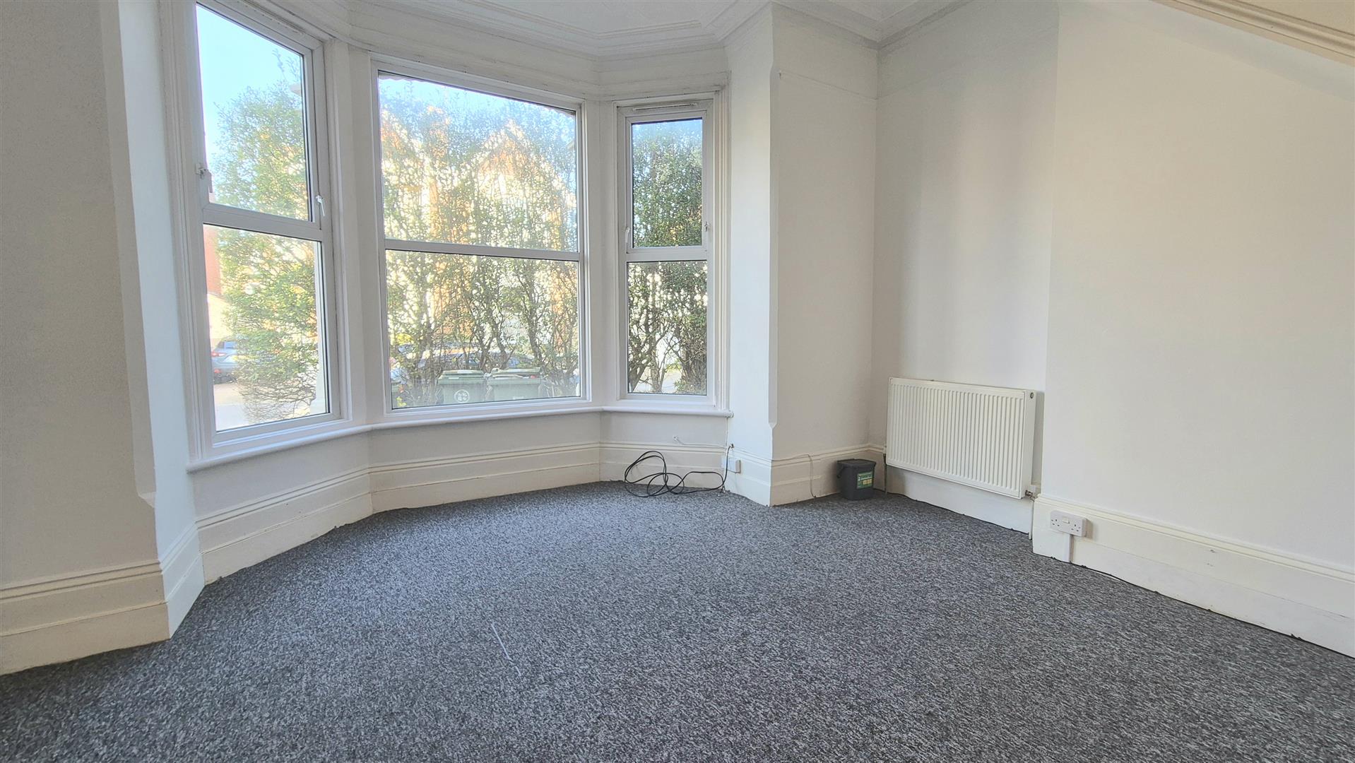 Flat Nettlecombe Avenue in Portsmouth