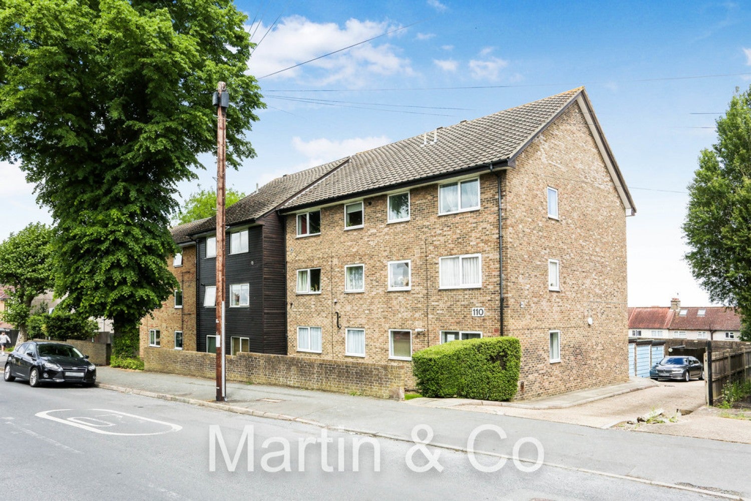 Flat Benhill Road in Greater London