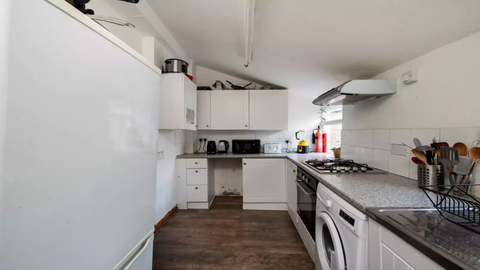 Flat St Martin's Close in Greater London