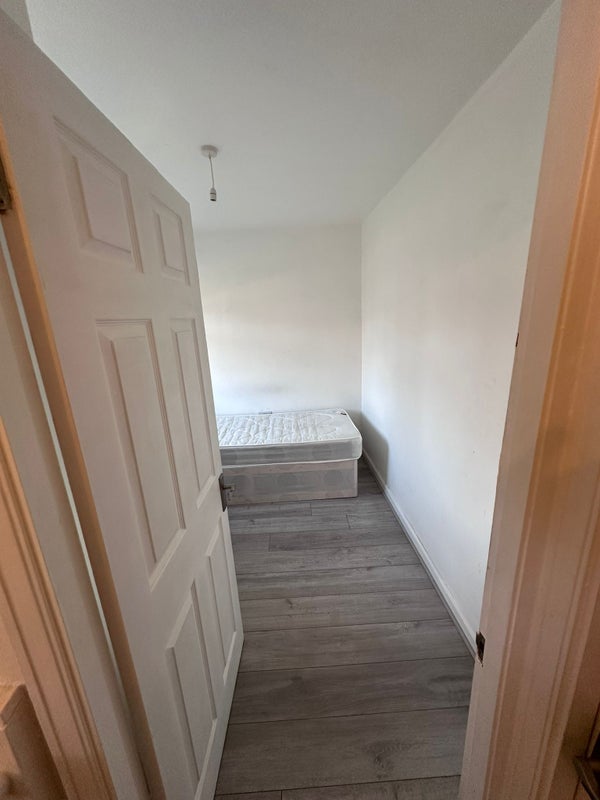 Room Amberton Crescent in Leeds