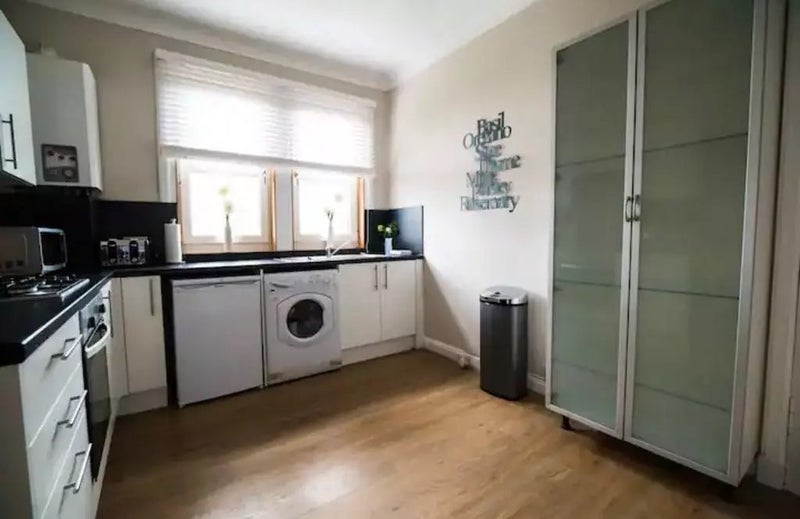 Room Falcon Avenue in City of Edinburgh