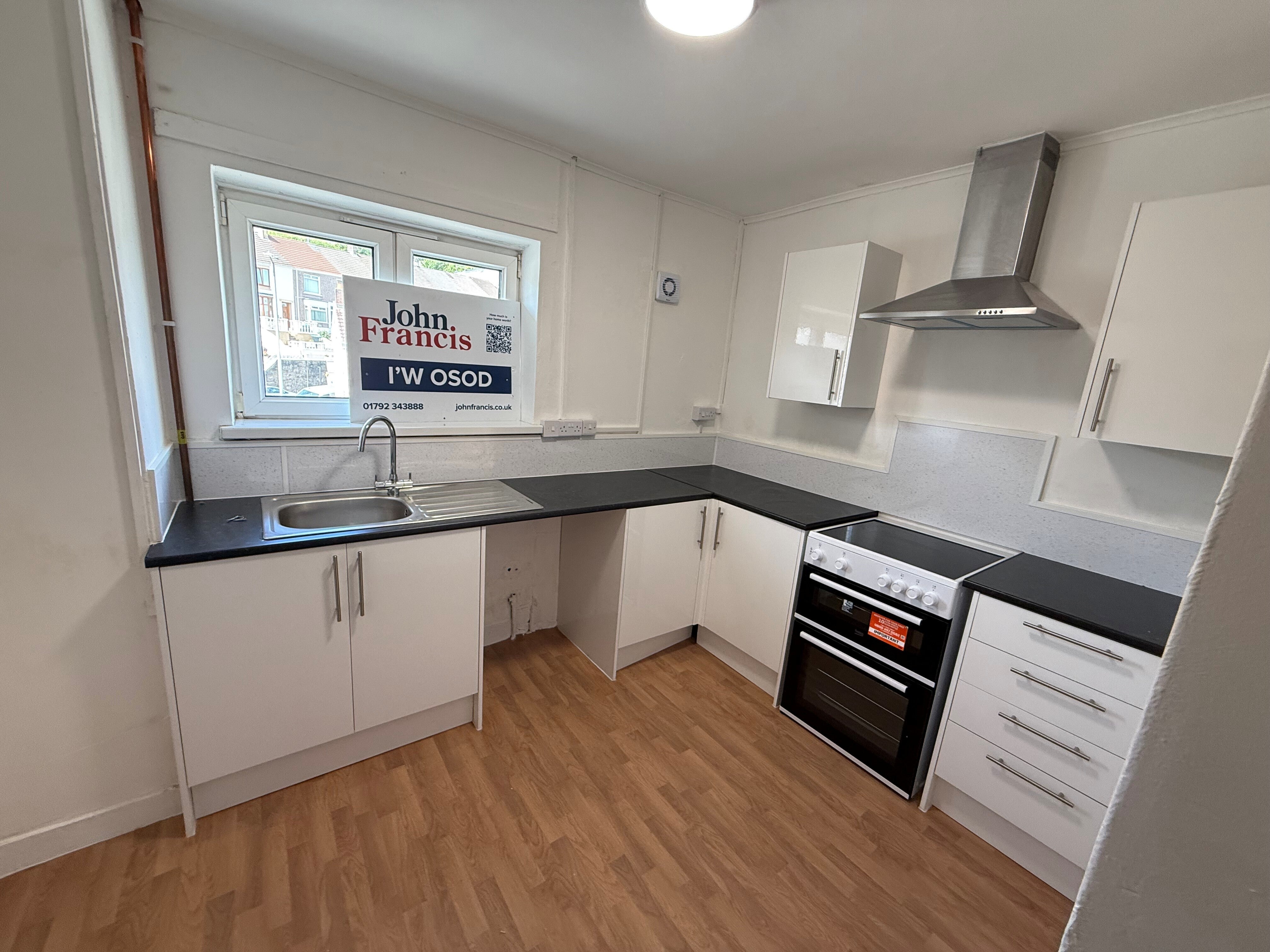 Flat Port Tennant Road in Swansea