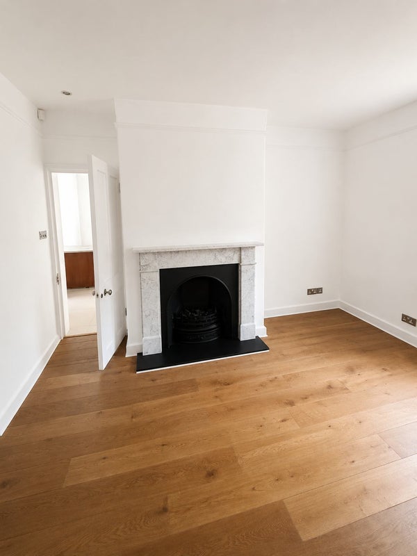 Room Abbotsbury Road in Greater London