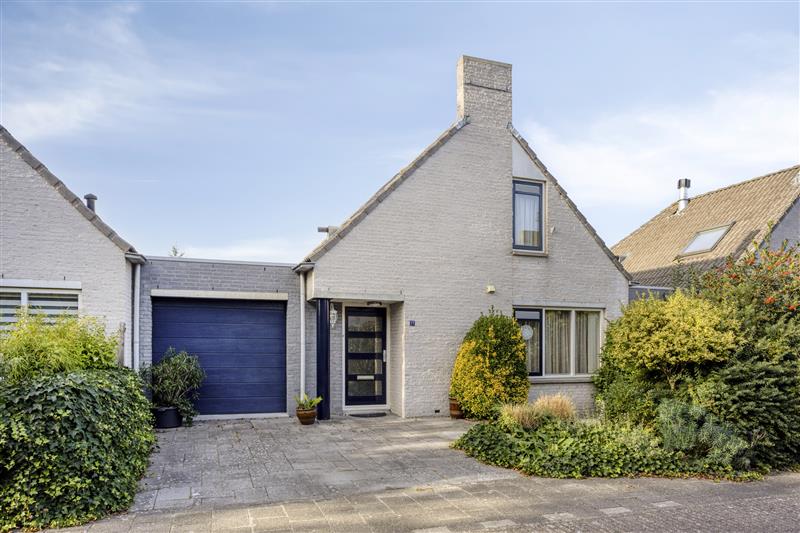 Tussenwoning te koop: Asterstraat 11, Almere