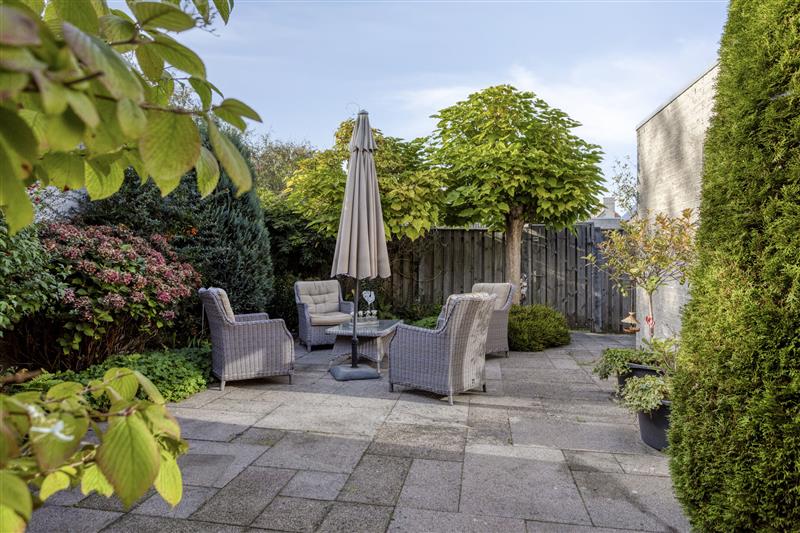Tussenwoning te koop: Asterstraat 11, Almere