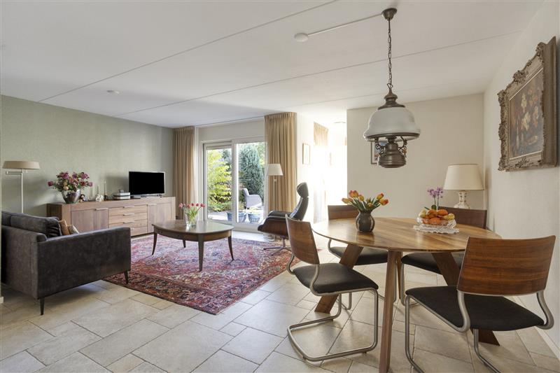 Tussenwoning te koop: Asterstraat 11, Almere