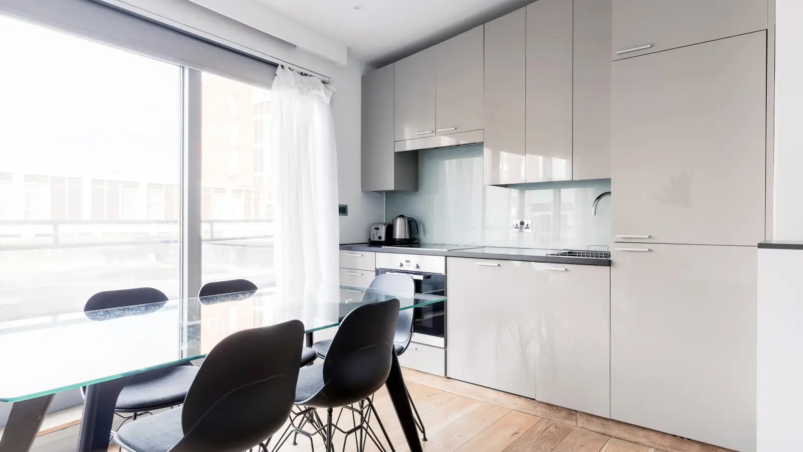 Flat Knaresborough Place in Greater London