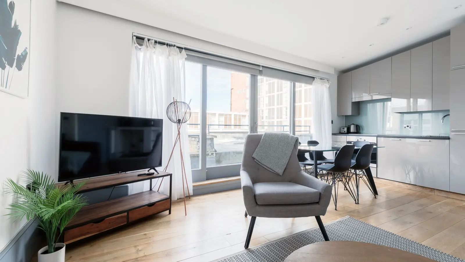 Flat Knaresborough Place in Greater London