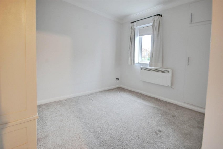 Flat Crown Rise in Watford