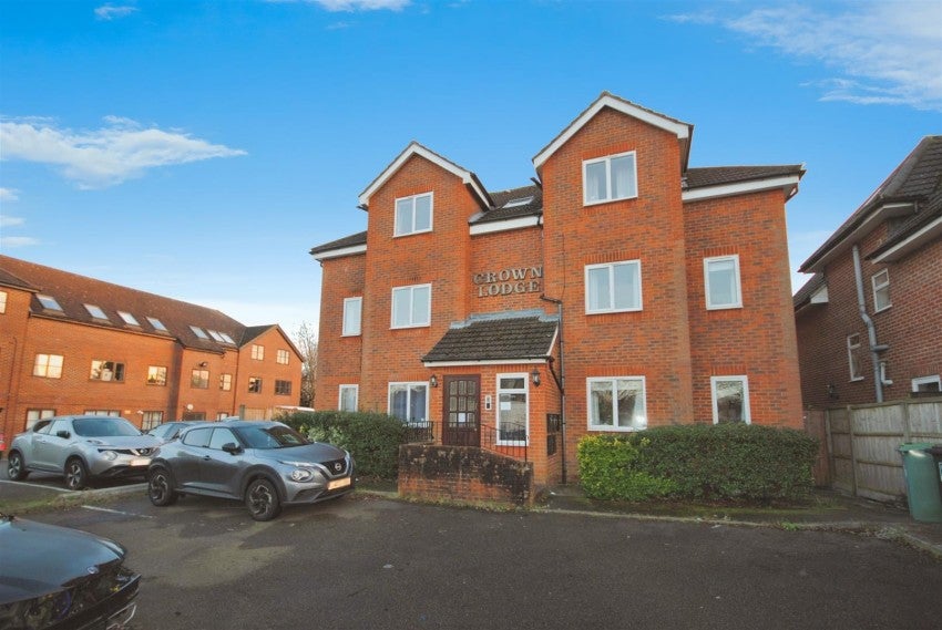 Flat Crown Rise in Watford