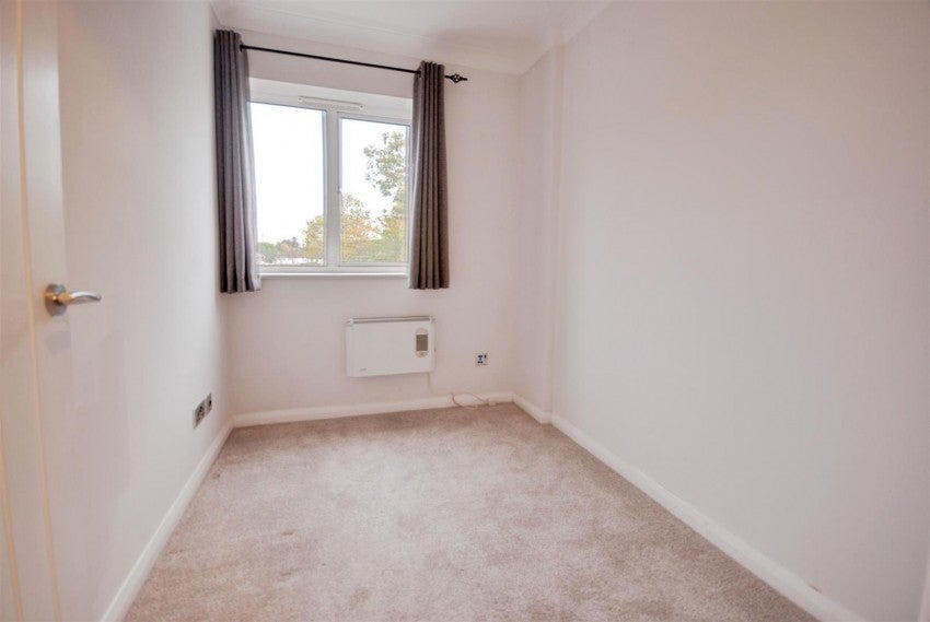 Flat Crown Rise in Watford