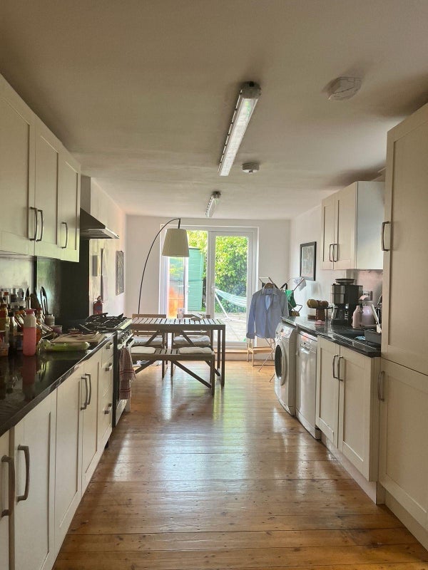 Room Springfield Road in Greater London
