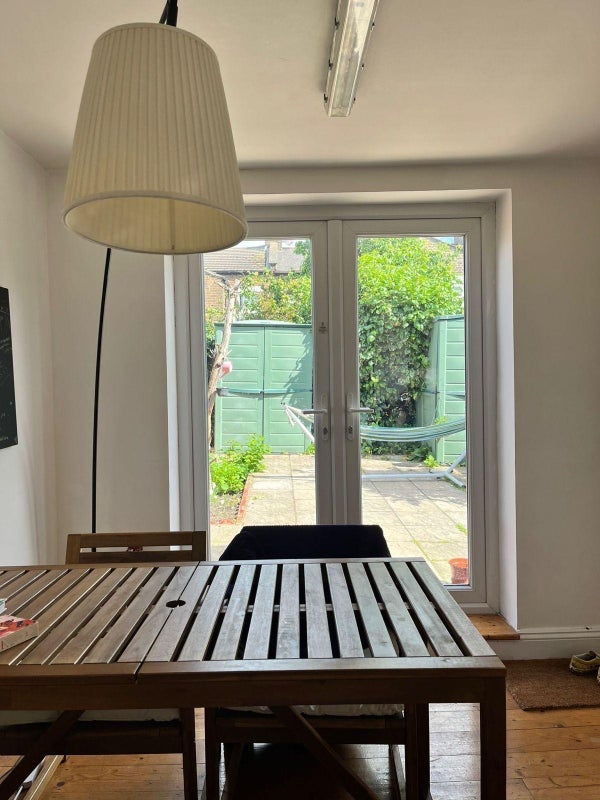 Room Springfield Road in Greater London