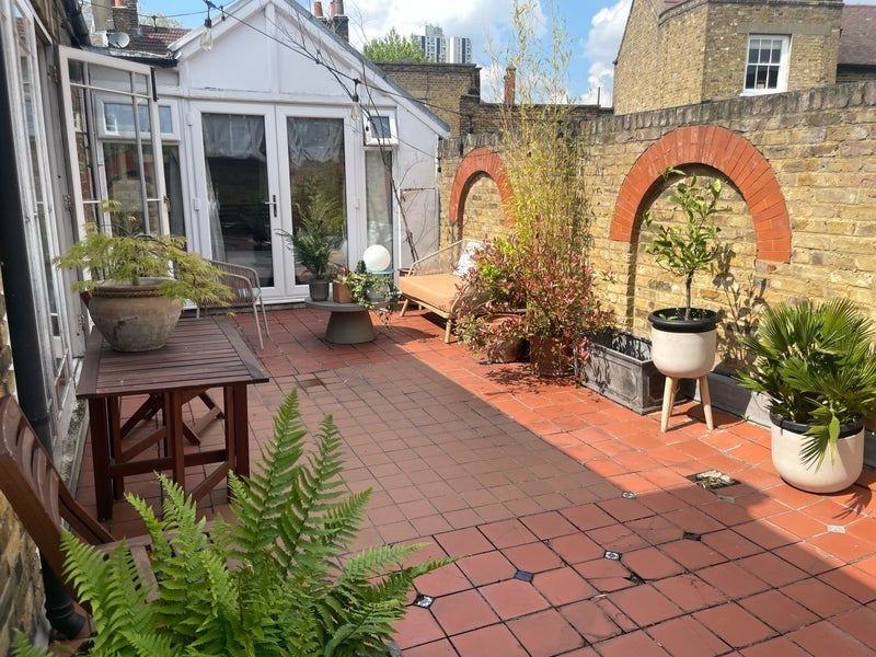 Room Kennington Lane in Greater London
