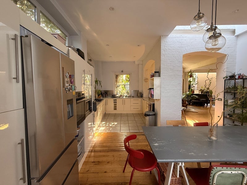 Room Kennington Lane in Greater London