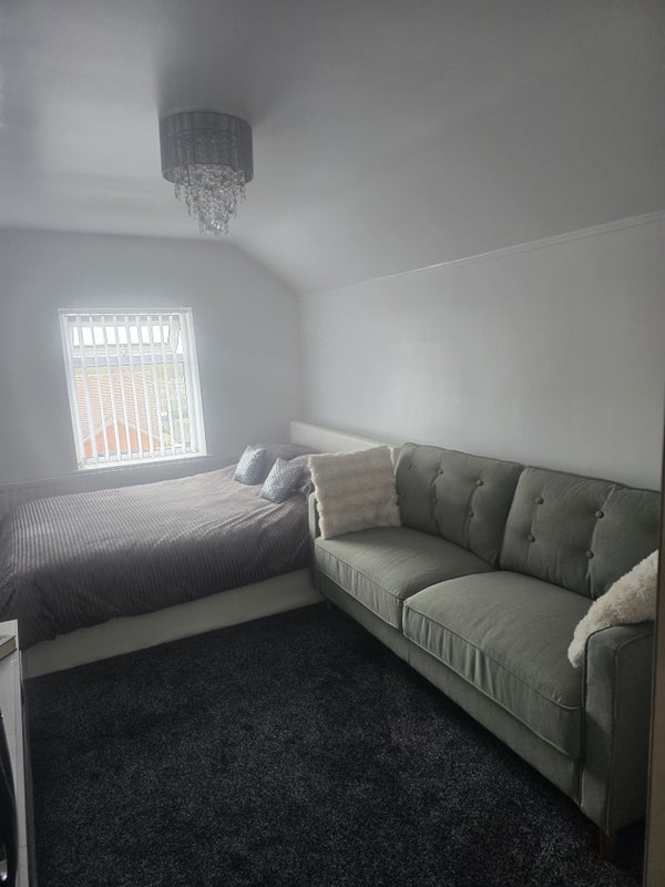Room Cranbourne Drive in Chorley