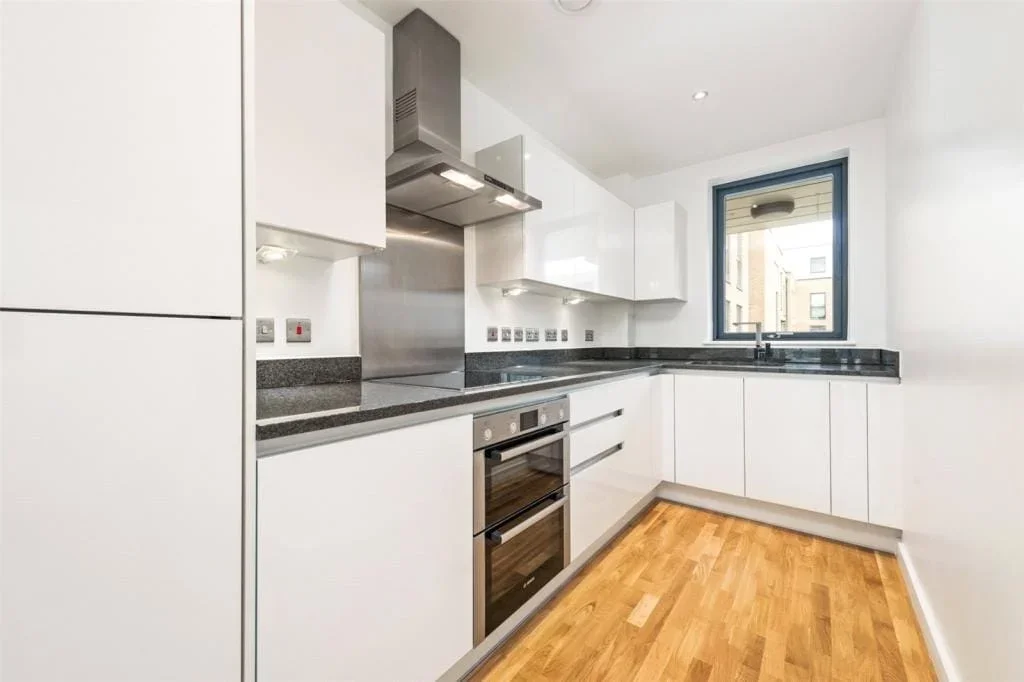 Flat Larkwood Avenue in Greater London