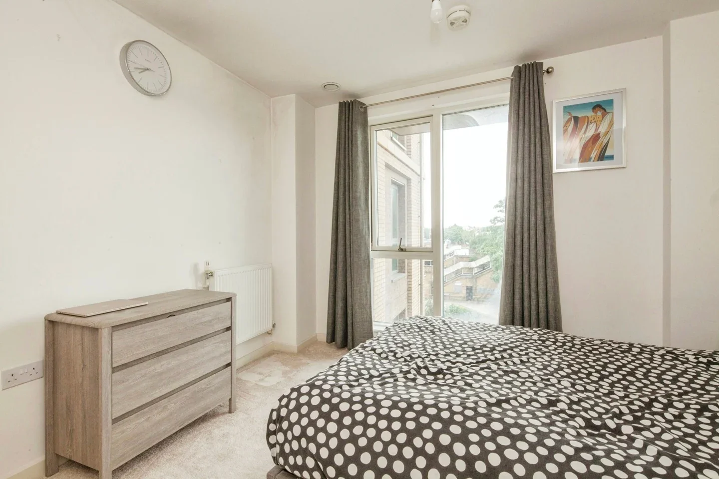 Flat Adenmore Road in Greater London