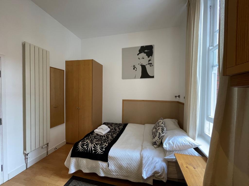 Flat Fulham Palace Road in Greater London