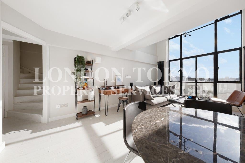 Flat Wellesley Court in City of Westminster