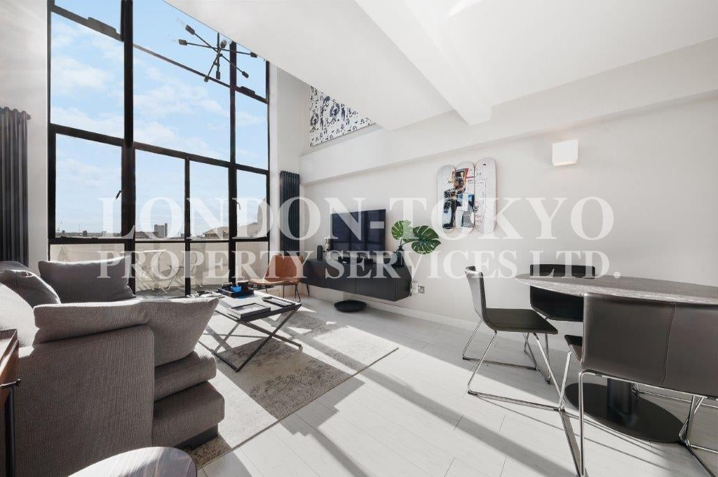 Flat Wellesley Court in City of Westminster