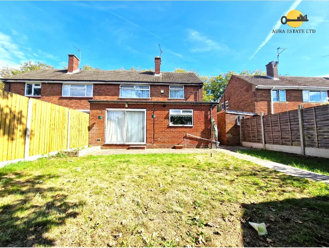 House Spinney Road in Luton