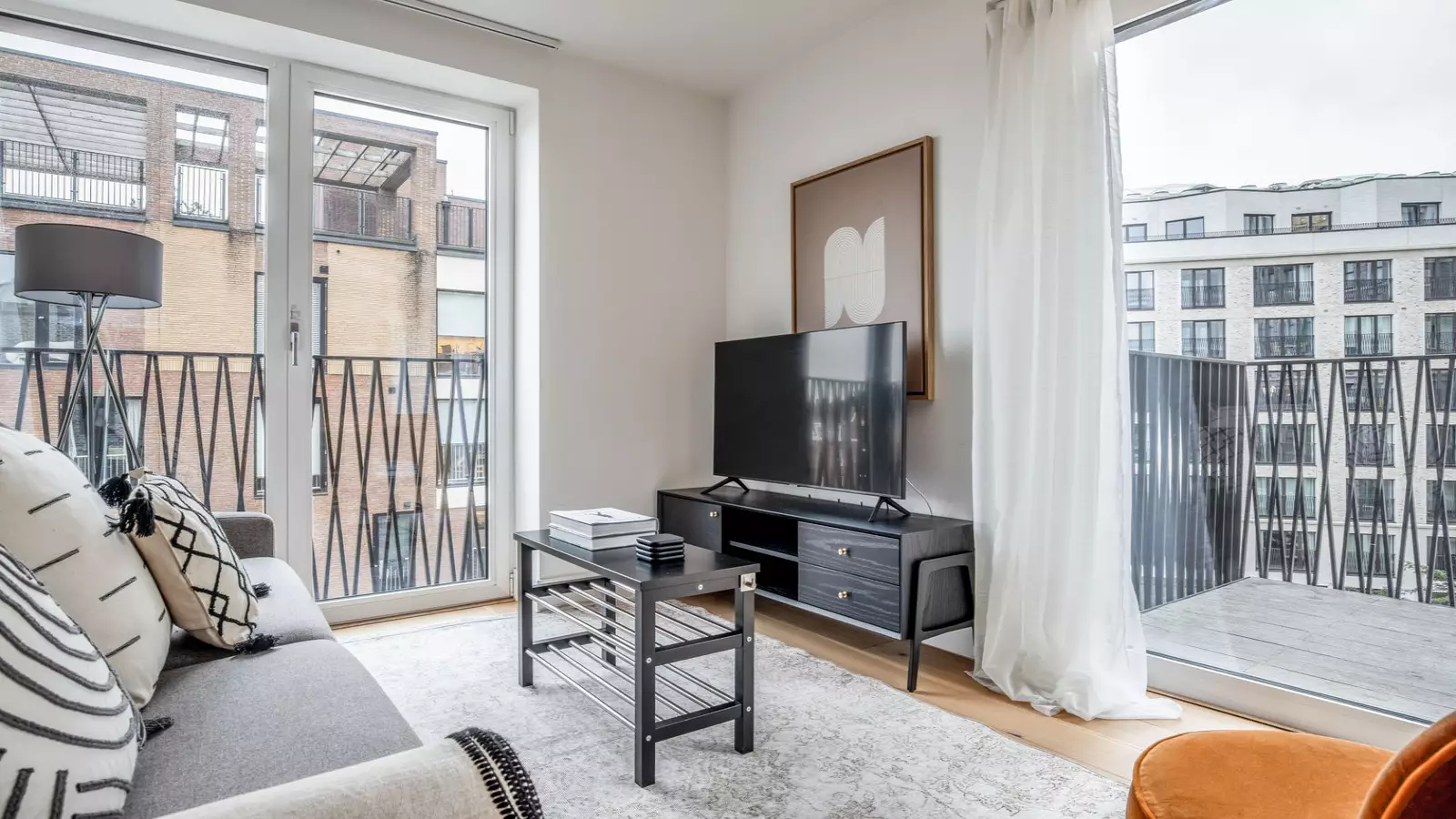Flat Milcote Street in Greater London