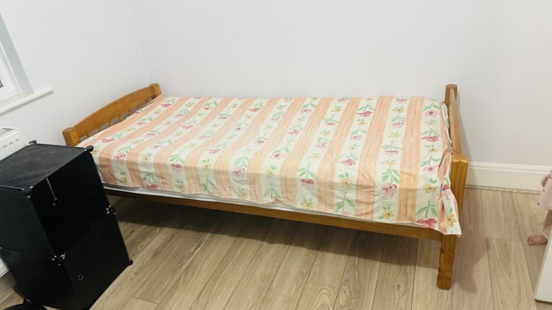 Room Hampton Road in Greater London