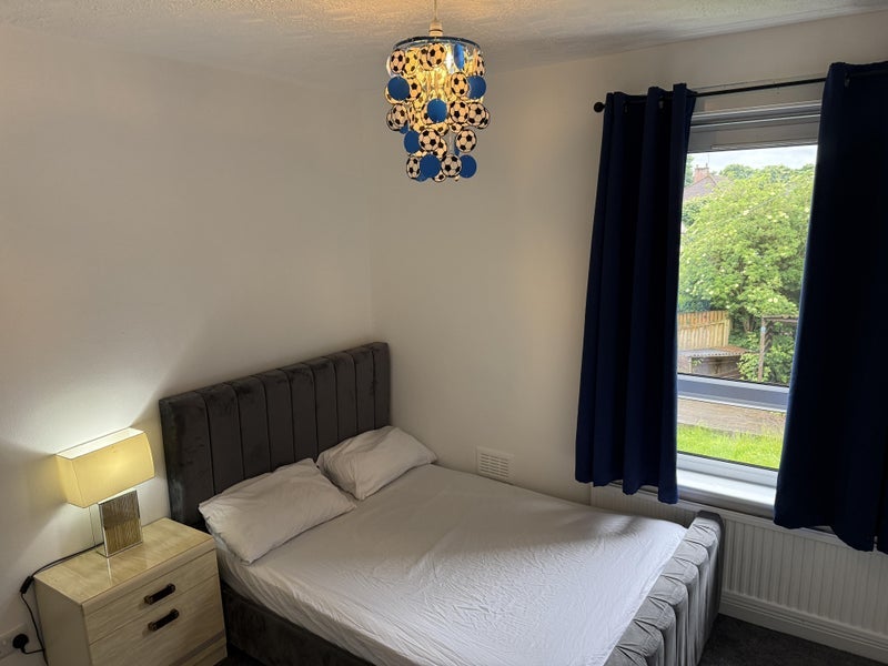 Room Broomfield Road in Glasgow