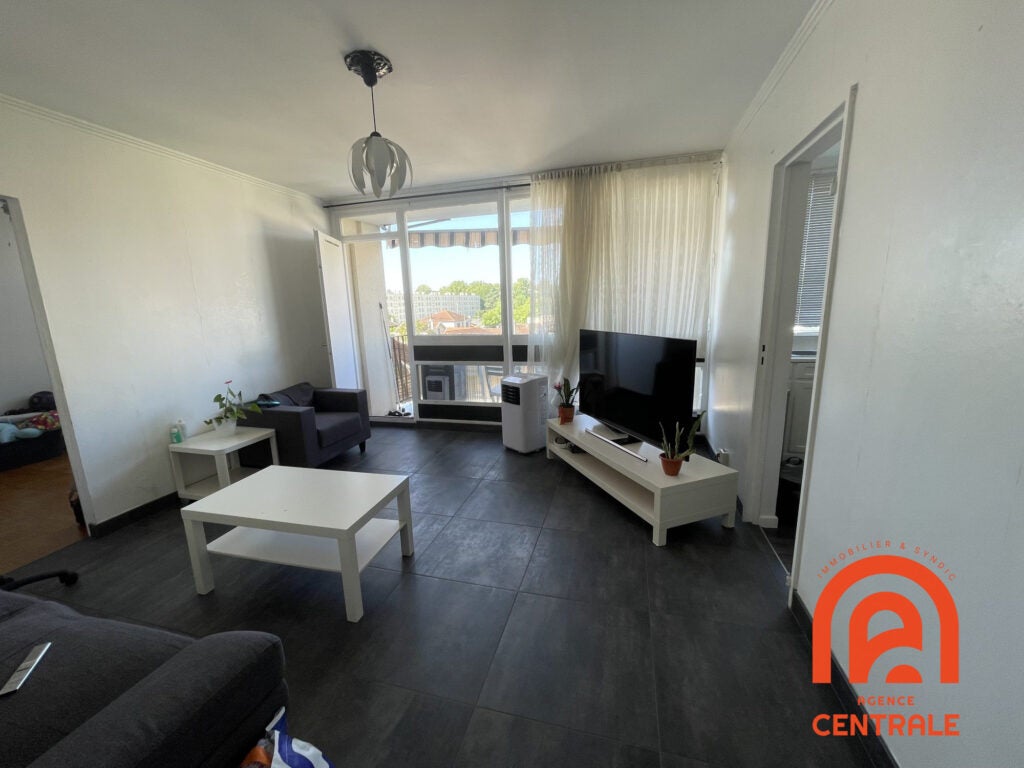 Flat Rue Guynemer in Bron