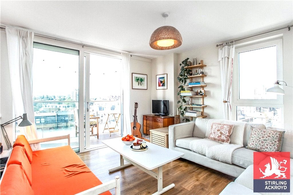 Flat Roseberry Place in Greater London