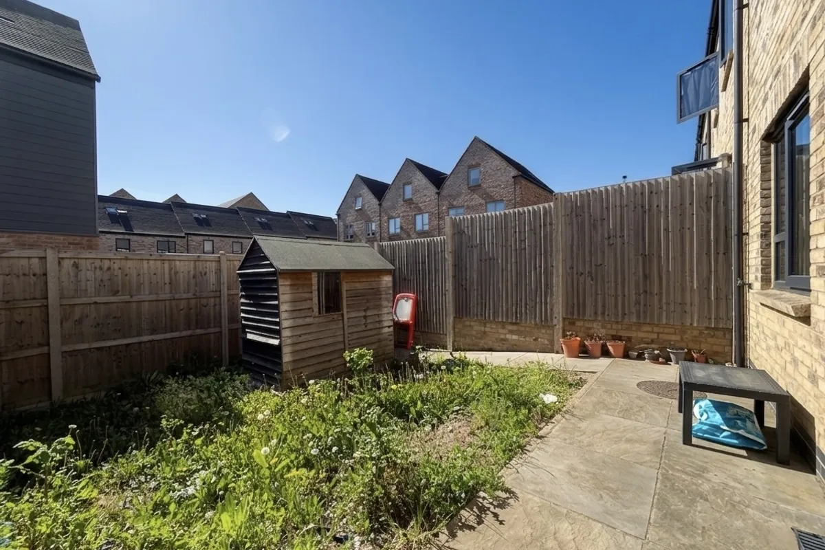 House Nailsworth Crescent in Reigate and Banstead