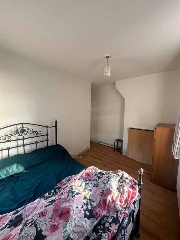 Room Homerton Road in Greater London