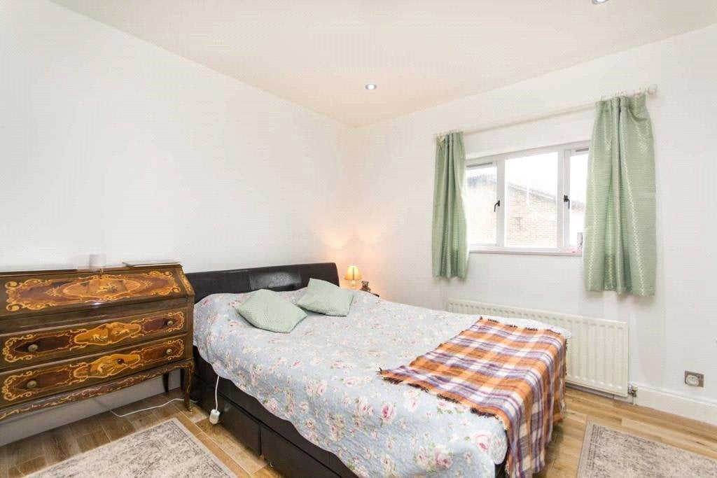 Flat Lancaster Drive in Greater London