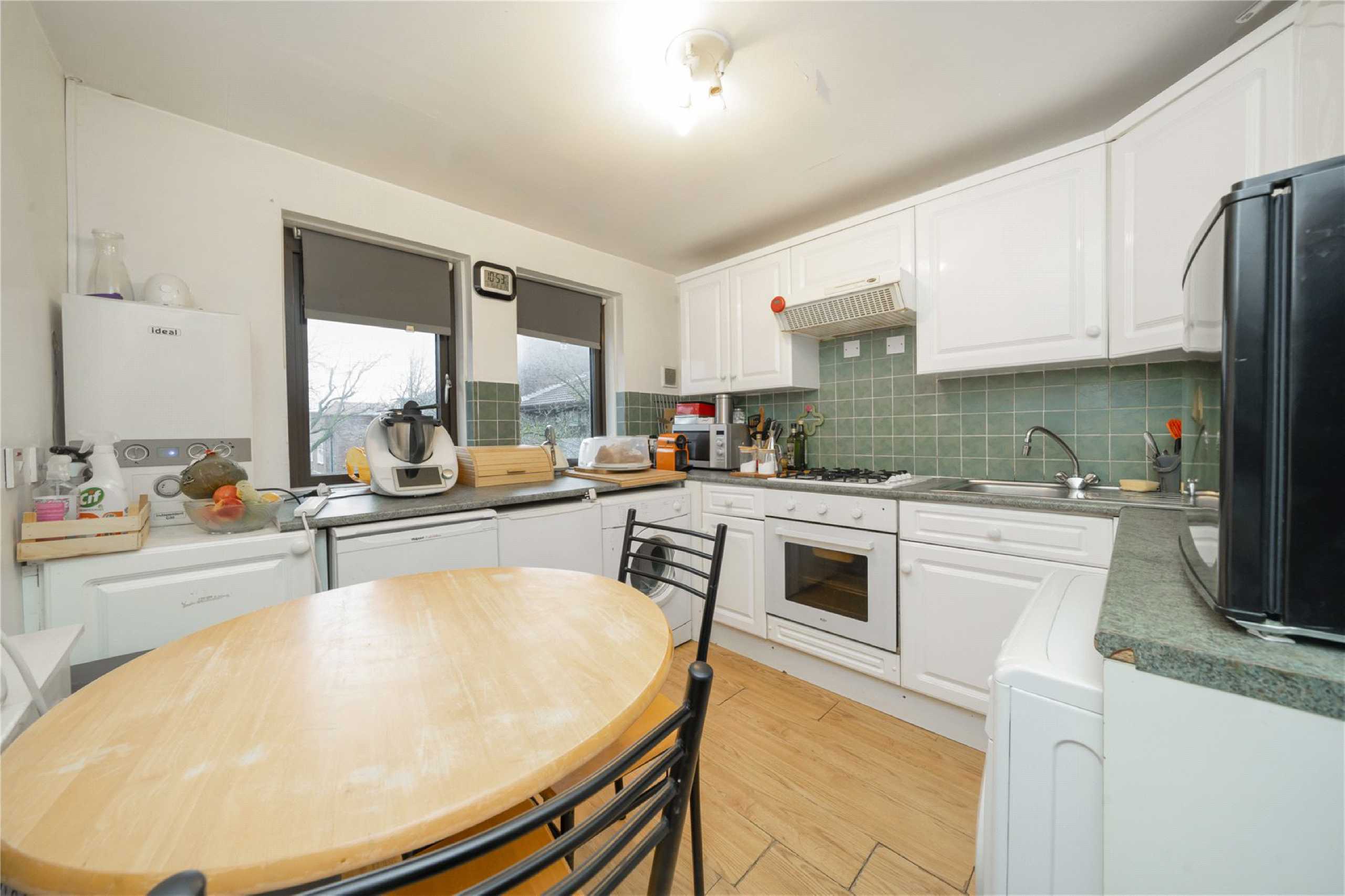 Flat Brondesbury Park in Greater London
