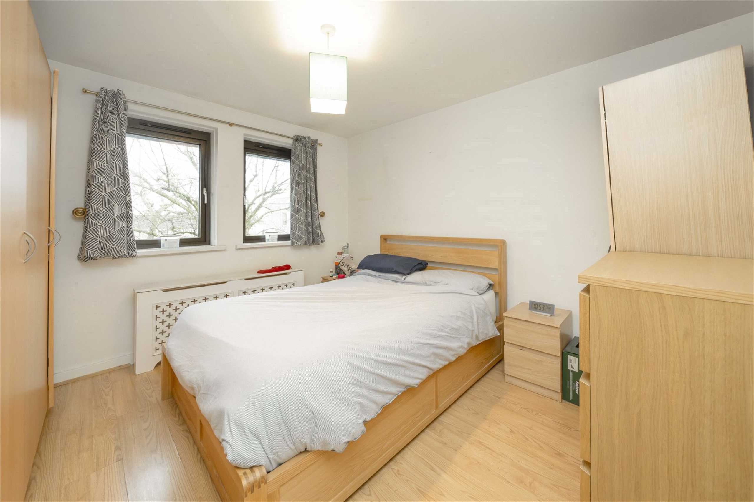 Flat Brondesbury Park in Greater London
