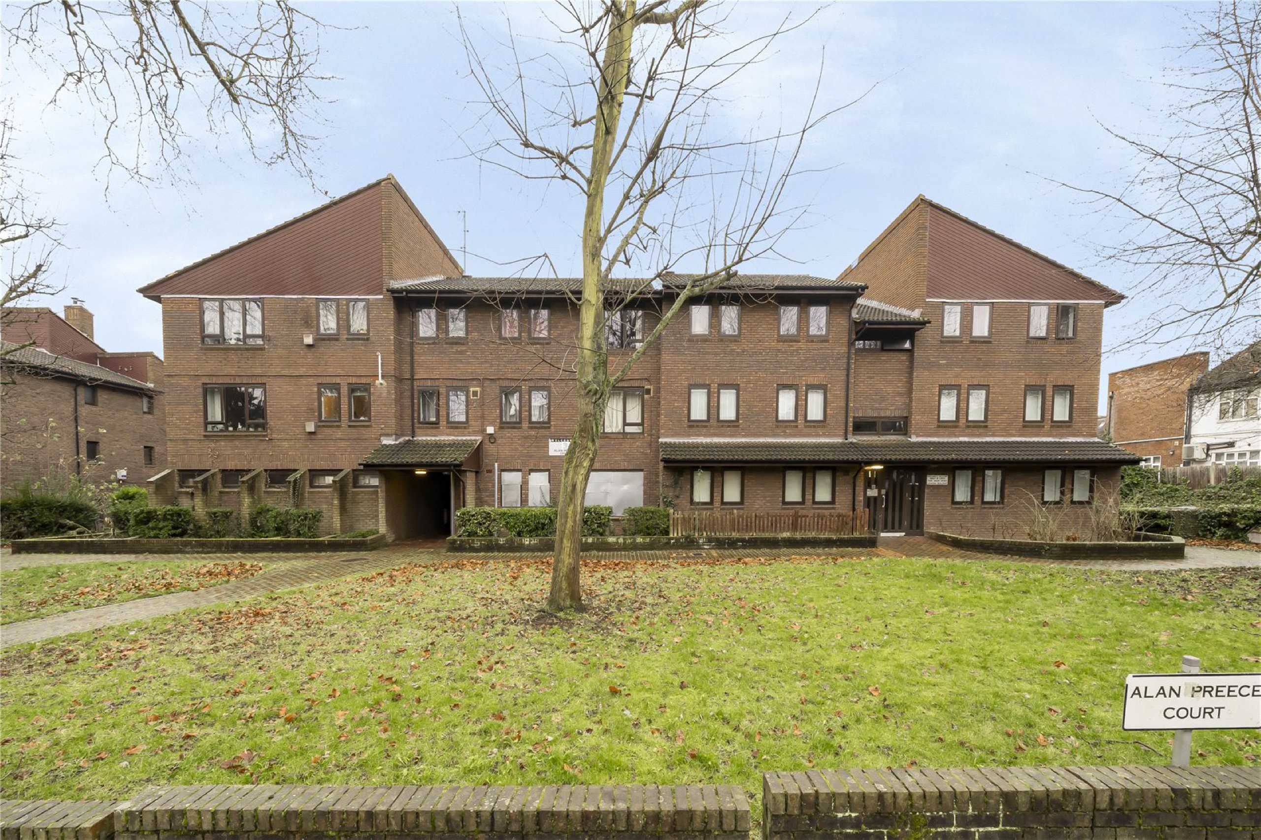 Flat Brondesbury Park in Greater London