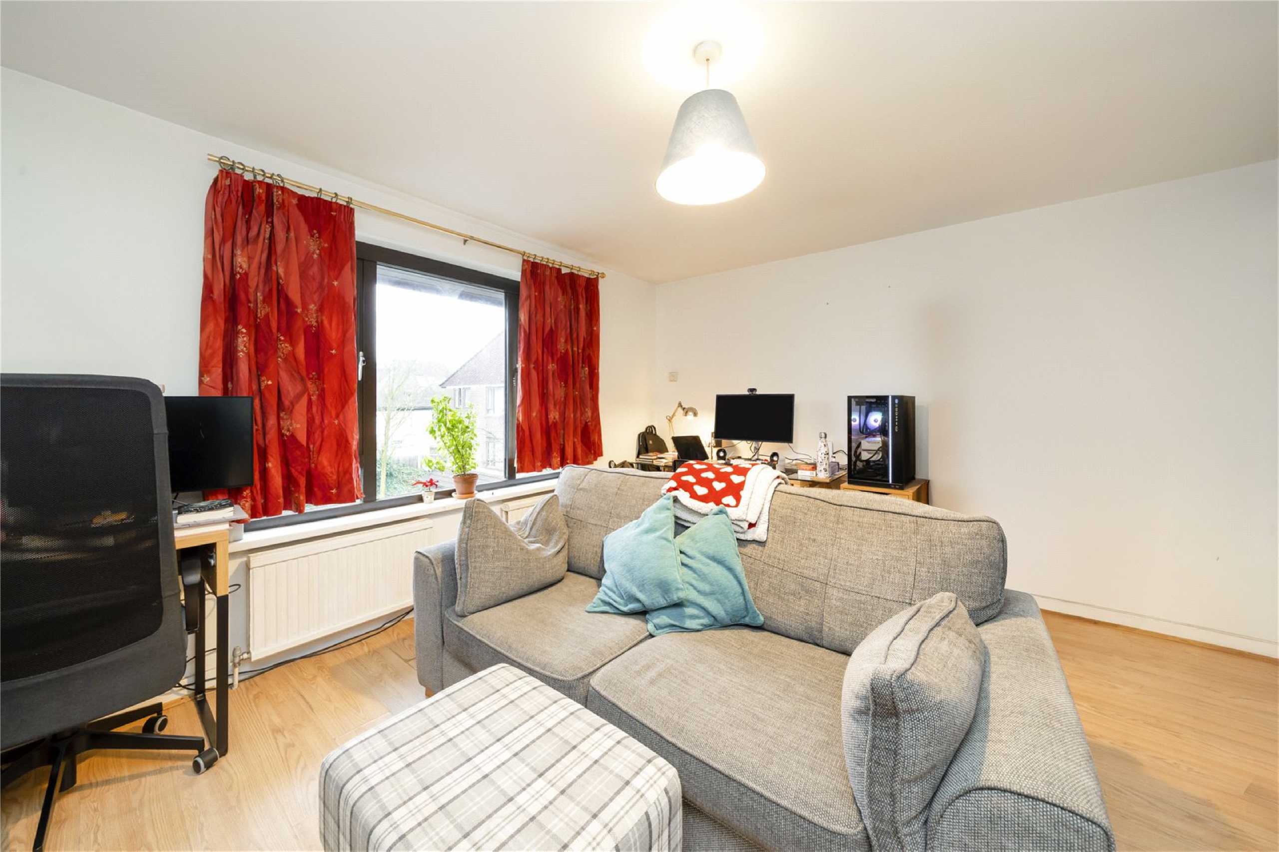 Flat Brondesbury Park in Greater London