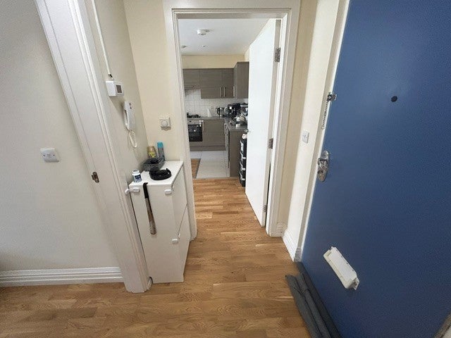Flat Masons Avenue in Greater London