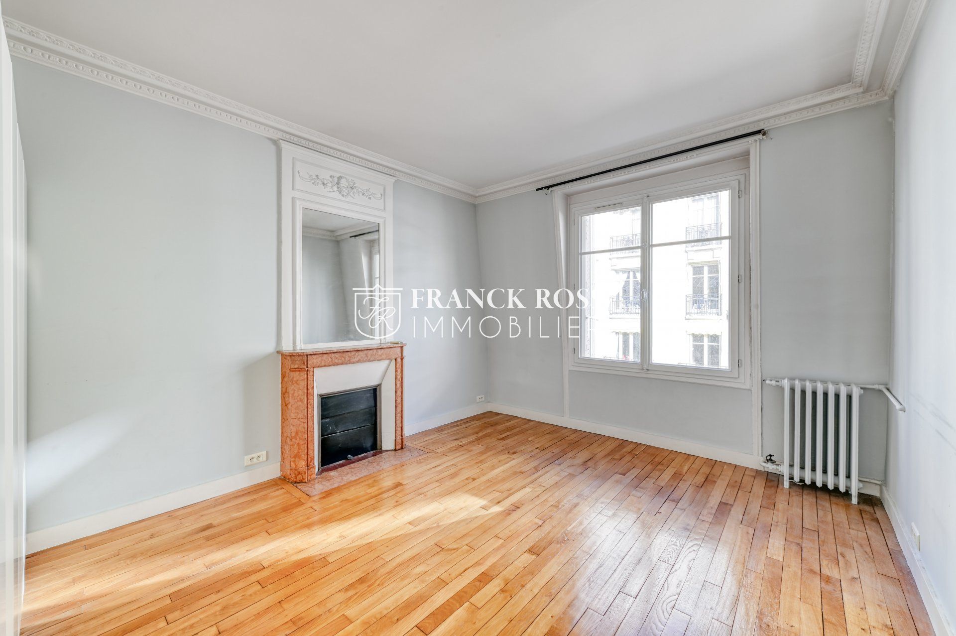 Flat Rue François Millet in Paris