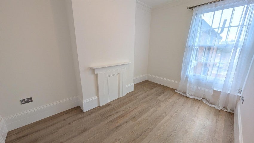 Flat Leam Terrace in Royal Leamington Spa
