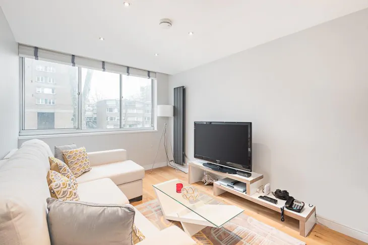 Flat Cambridge Square in City of Westminster