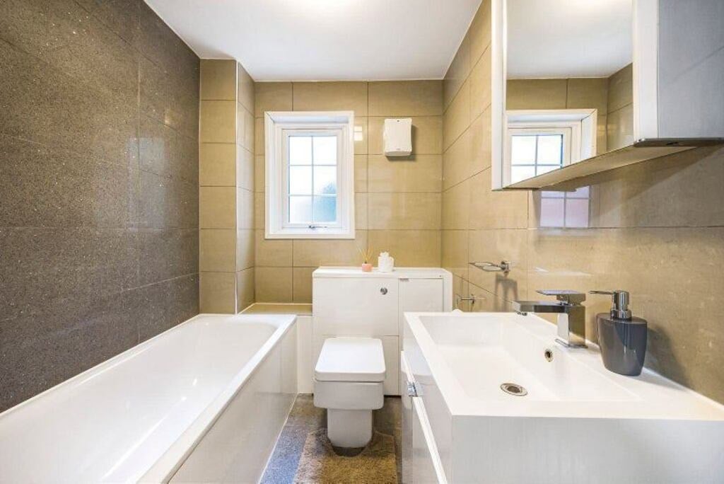 Room Rectory Square in Greater London