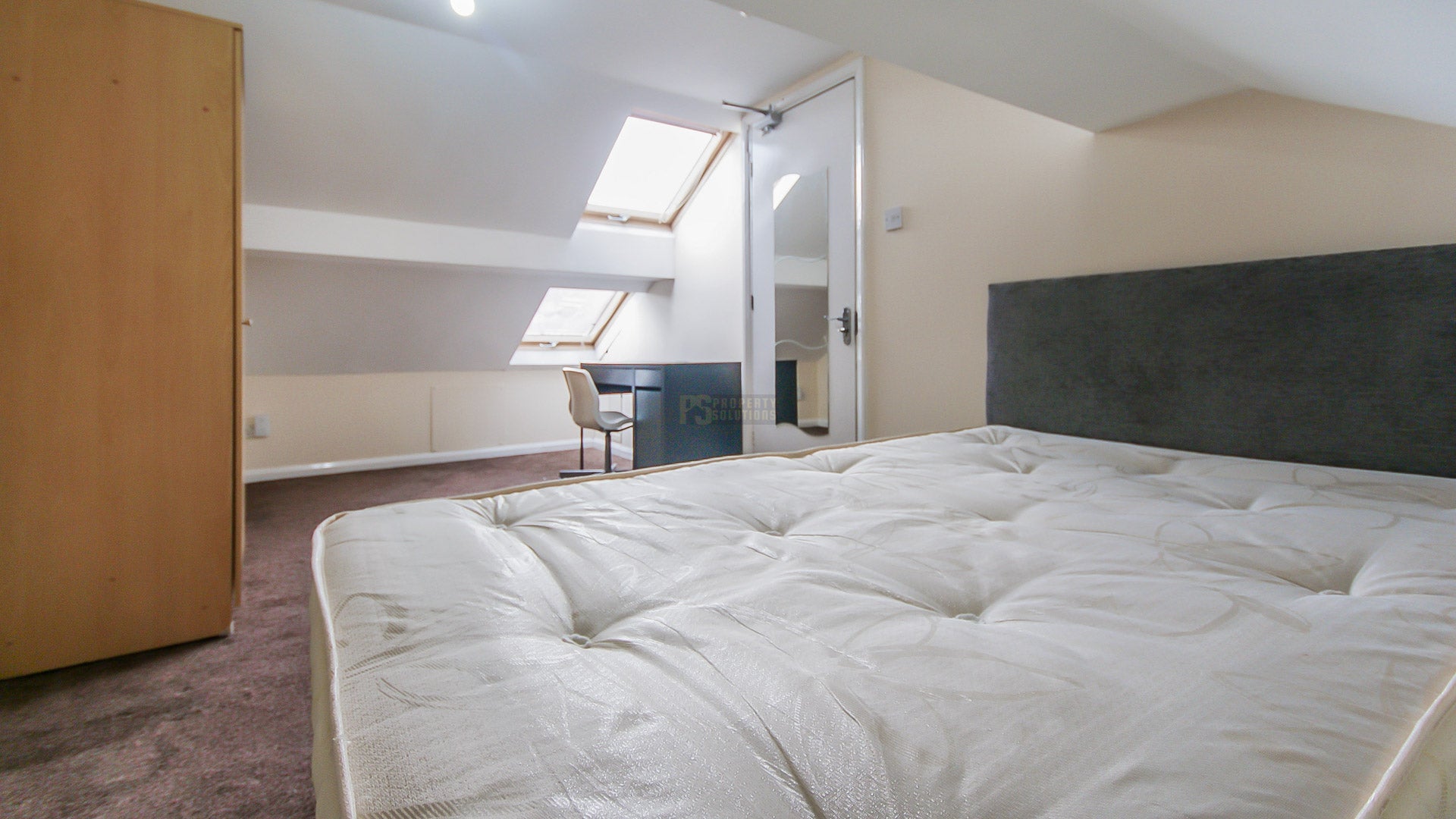 Room Dawlish Road in Birmingham