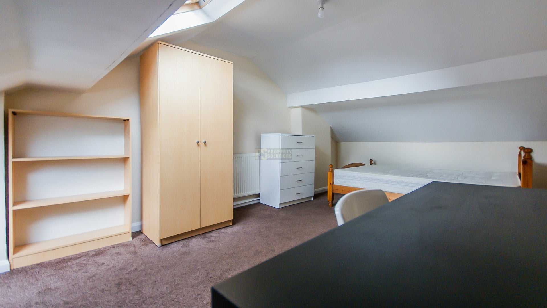 Room Dawlish Road in Birmingham