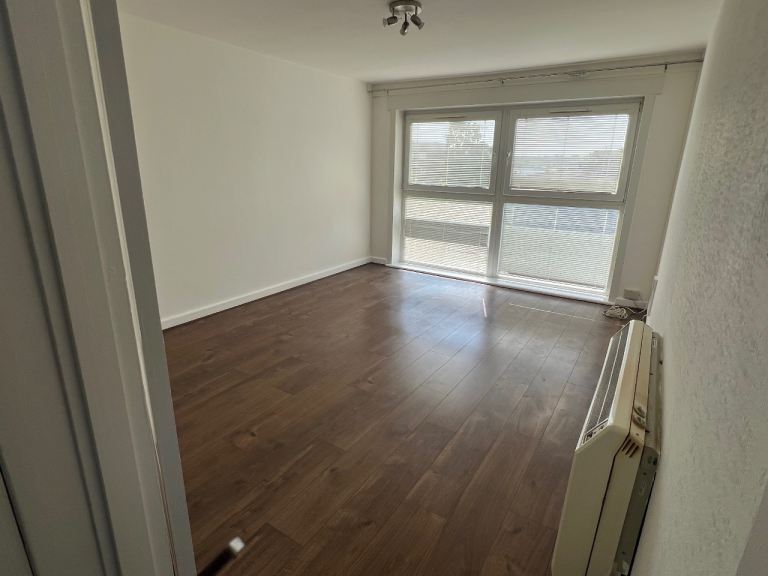 Flat Gardyne Place in Dundee