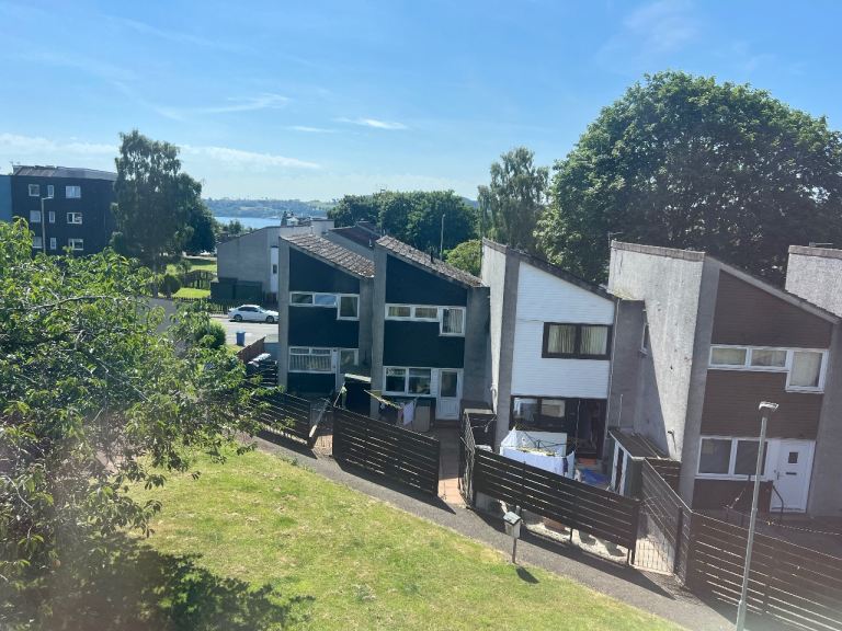 Flat Gardyne Place in Dundee