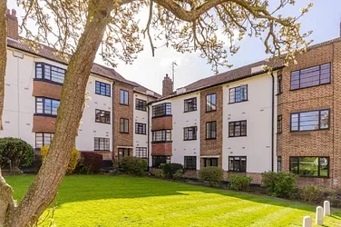 Flat The Lindens in Greater London